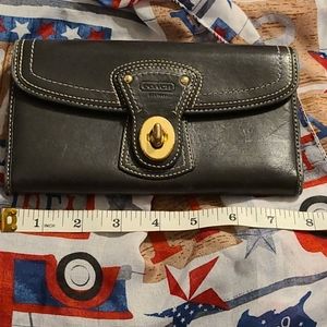 Coach legacy wallet pink interior